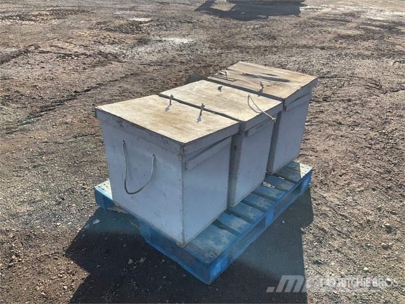 Quantity of (3) Boxes of Ritelite Work Lights Entreprenør - Andet
