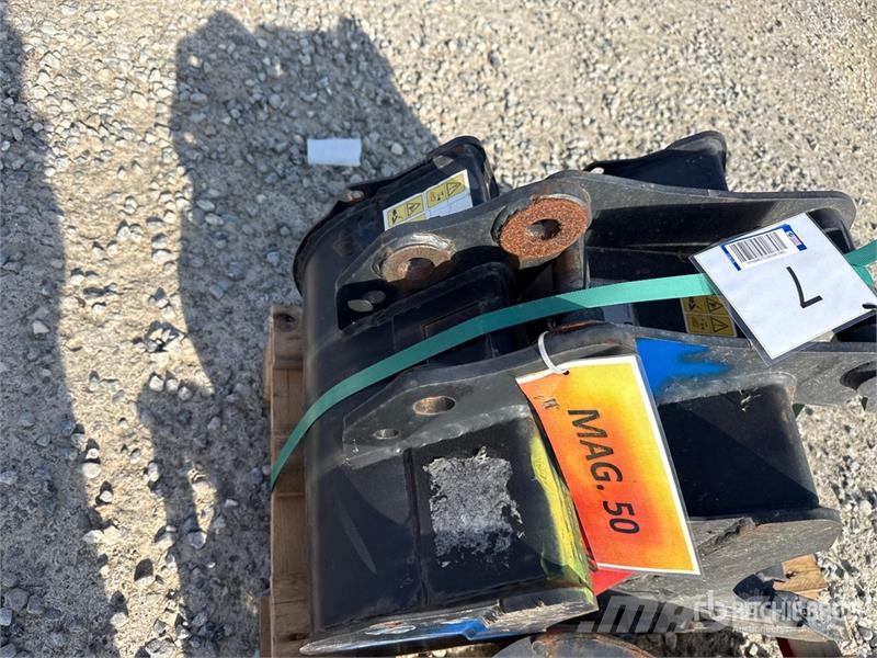 Quantity of (3) Cangini Digging Excavator Bucket دلاء