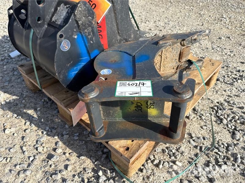 Quantity of (3) Cangini Digging Excavator Bucket دلاء