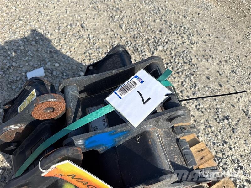 Quantity of (3) Cangini Digging Excavator Bucket دلاء