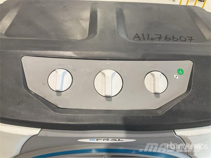 Quantity of (3) Dehumidifier Andere Zubehörteile