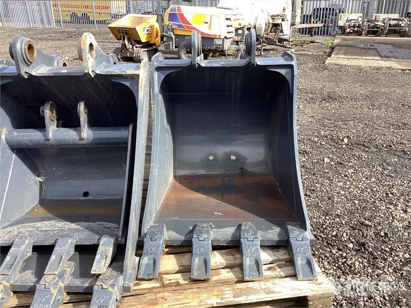  Quantity of (3) Digging Excavator Bucket Buckets