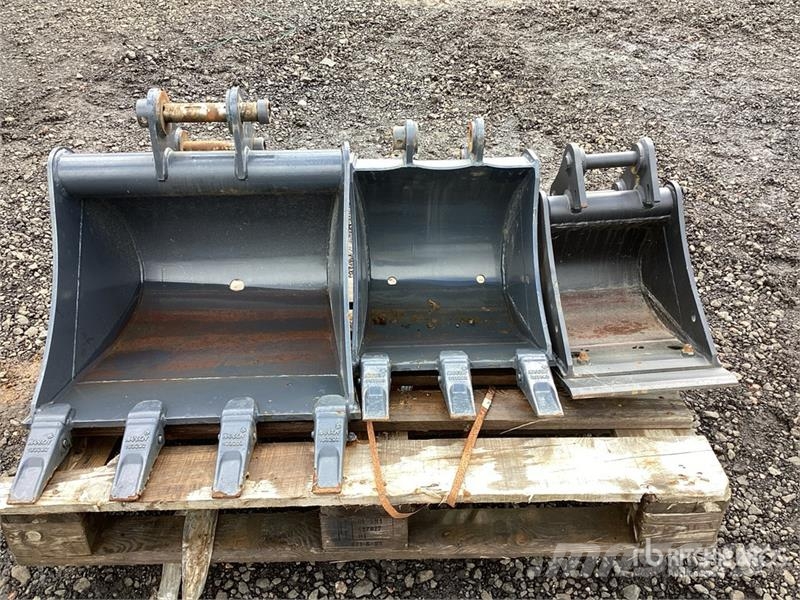  Quantity of (3) Digging Excavator Bucket Buckets