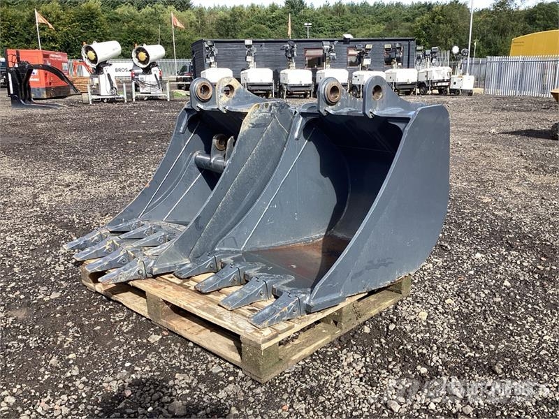  Quantity of (3) Digging Excavator Bucket Buckets