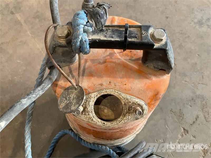 Quantity of (3) Electric Submersible Water Pump Andere Zubehörteile