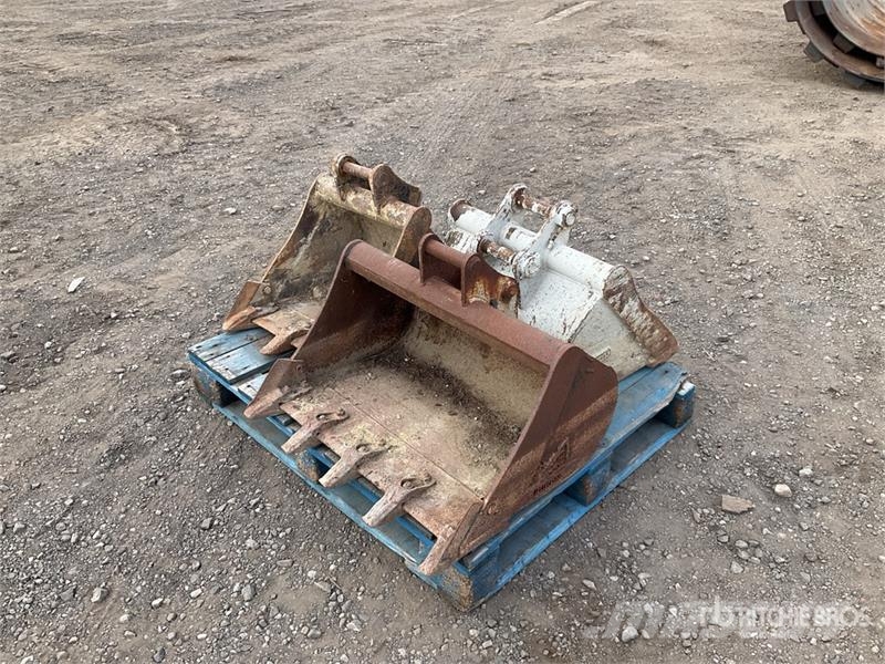  Quantity of (3) Excavator Bucket دلاء