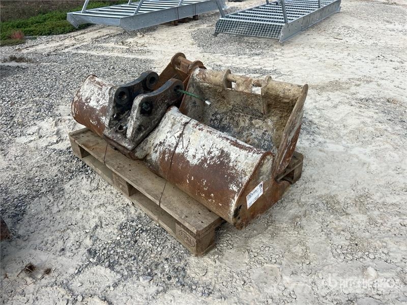  Quantity of (3) Excavator Bucket Žlice