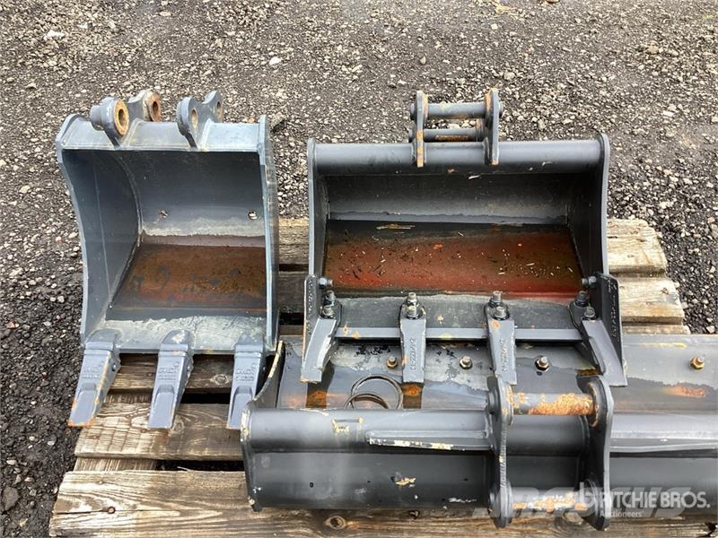  Quantity of (3) Excavator Bucket Buckets