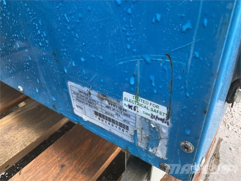  Quantity of (3) FFHT32-18 Space Heater معدات التسخين والإذابة