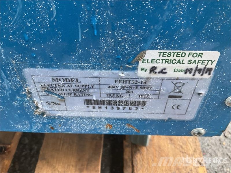  Quantity of (3) FFHT32-18 Space Heater معدات التسخين والإذابة