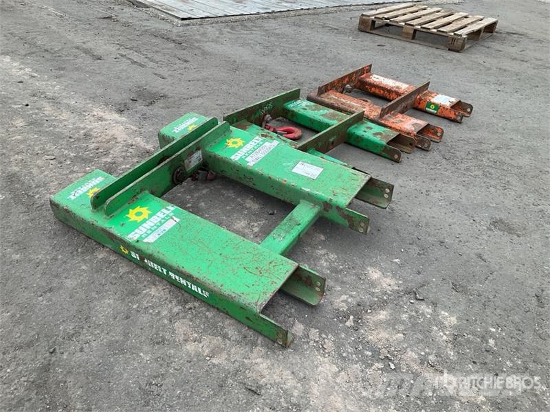 Quantity of (3) Fork Attachment Fourche