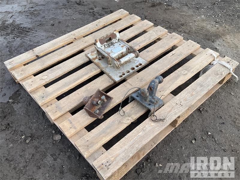Quantity of (3) Hitch Agriculture - Others