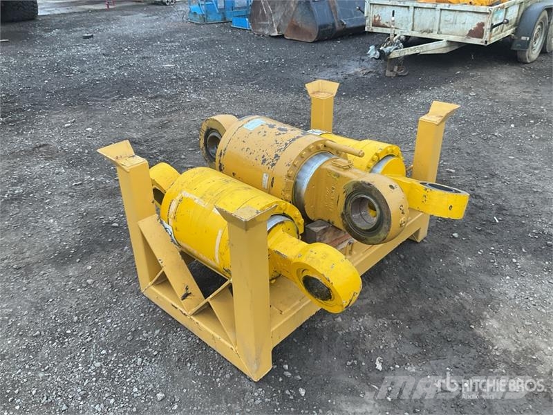 Quantity of (3) Hydraulic Parts Hidráulicos