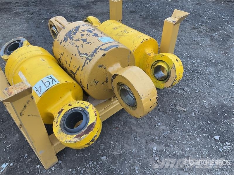 Quantity of (3) Hydraulic Parts Hidráulicos