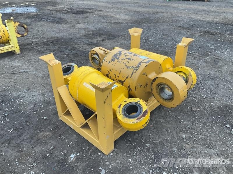 Quantity of (3) Hydraulic Parts Hidráulicos
