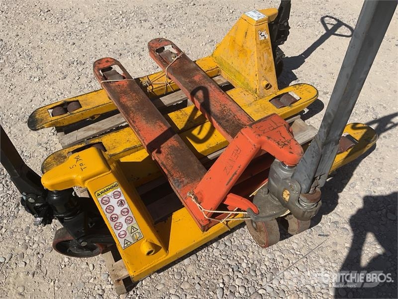  Quantity of (3) Ibernest Pallet Jack (Inoperable) Rokas palešu ratiņi
