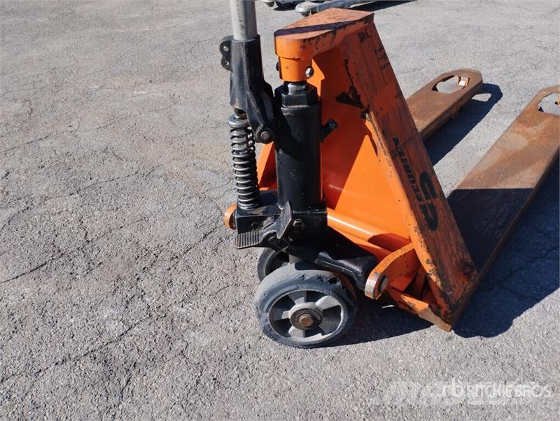  Quantity of (3) Pallet Jack Ръчно водими