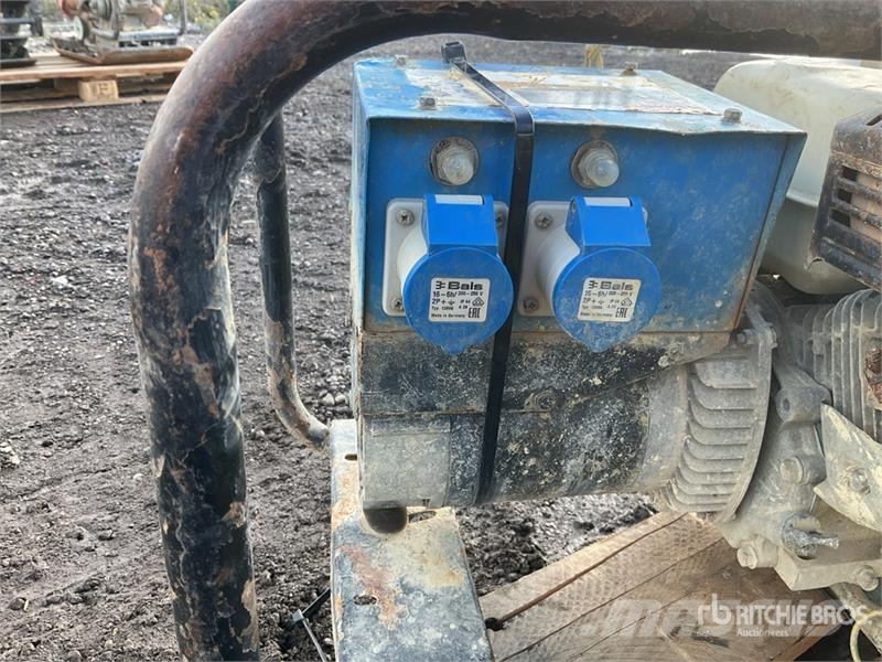 Quantity of (3) Portable Generator Set Muud generaatorid