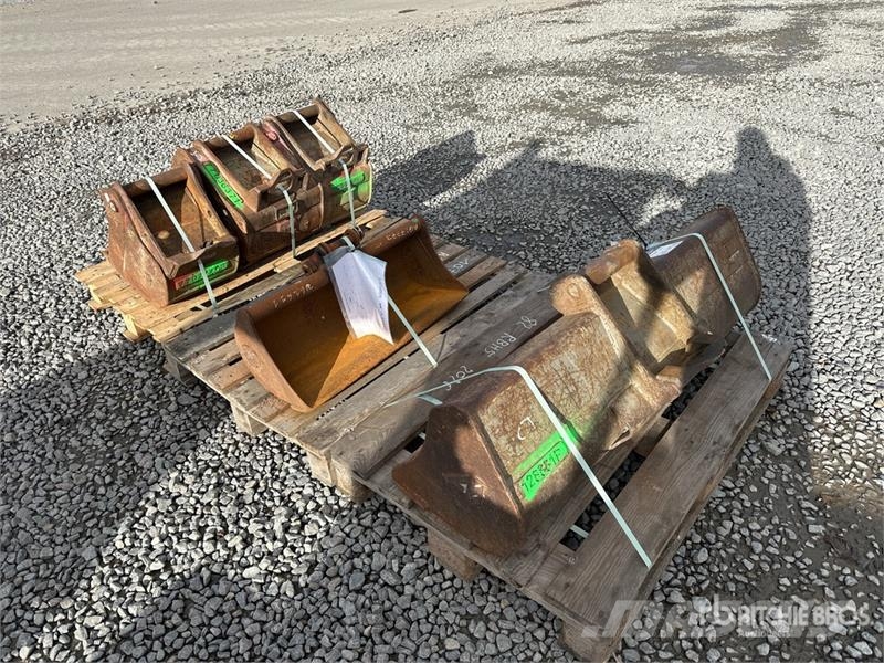 Quantity of (3) Q/C Digging Excavator Bucket Kašike / Korpe