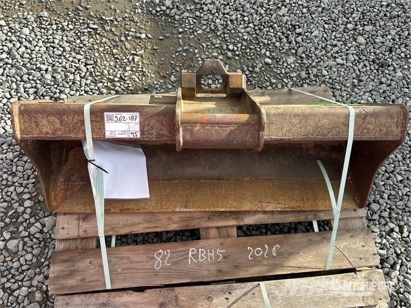 Quantity of (3) Q/C Digging Excavator Bucket Kašike / Korpe