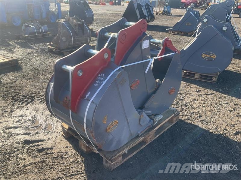 Quantity of (3) Strickland Digging Excavator Bucke دلاء
