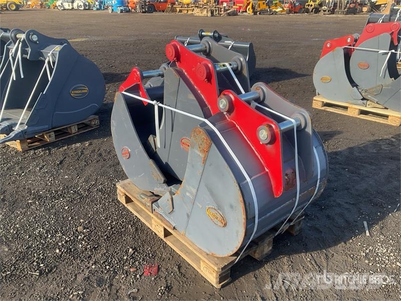 Quantity of (3) Strickland Digging Excavator Bucke دلاء