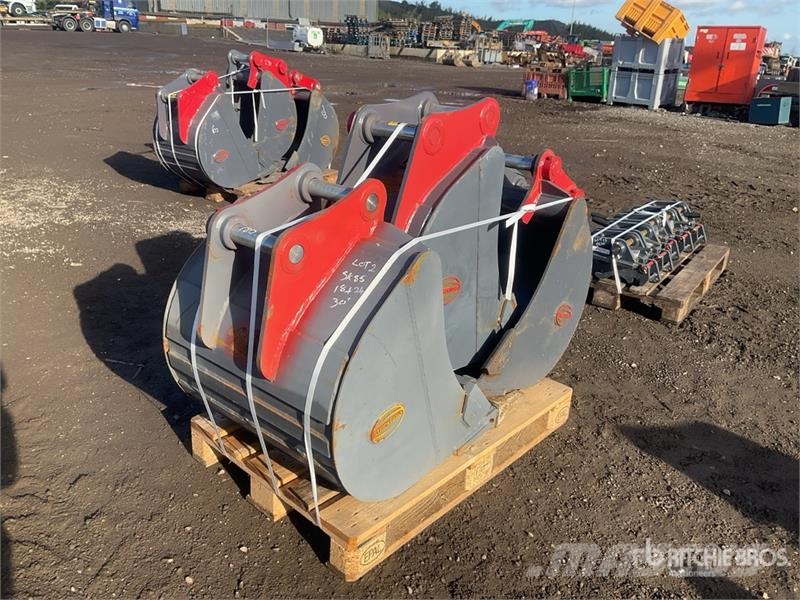  Quantity of (3) Strickland Digging Excavator Bucke دلاء