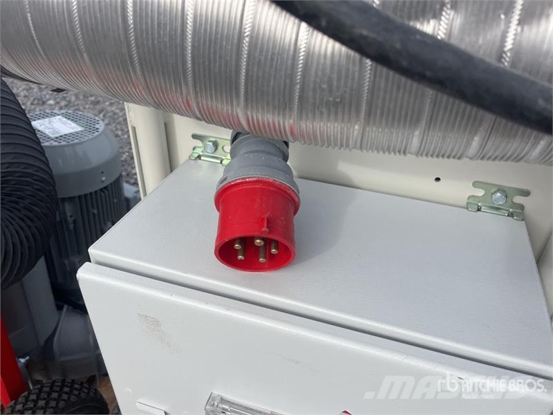 Quantity of (3) Ventur SUCTION UNIT Vacuum Cleaner Vacuum cleaners