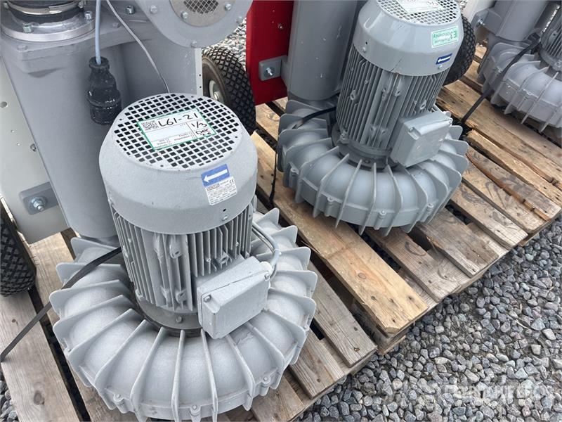 Quantity of (3) Ventur SUCTION UNIT Vacuum Cleaner Vacuum cleaners