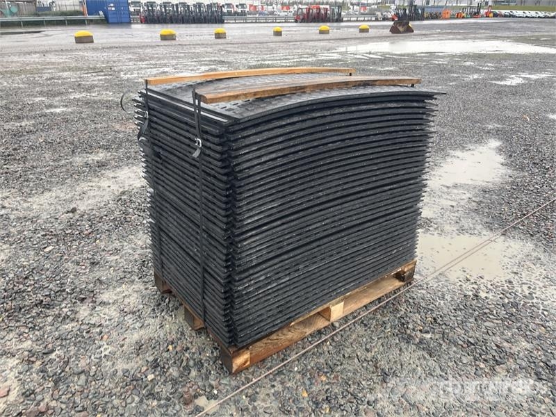 Quantity of (35) Connectable Road Plates Details ( Andere Zubehörteile