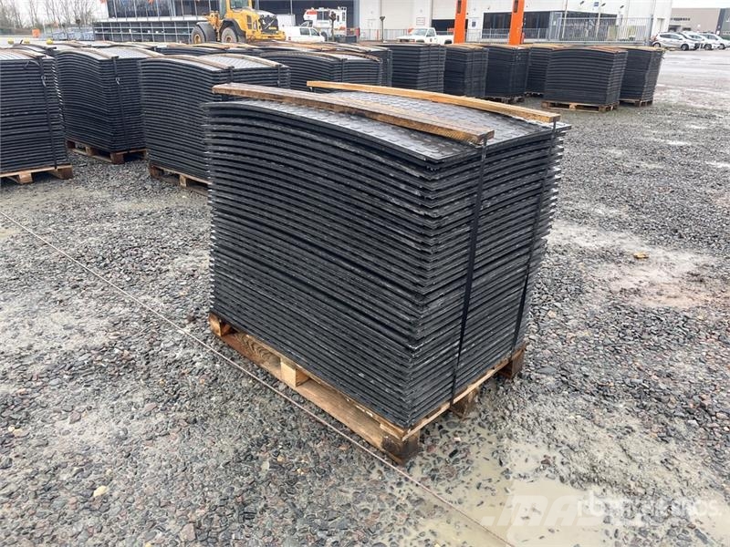 Quantity of (35) Connectable Road Plates Details ( Andere Zubehörteile