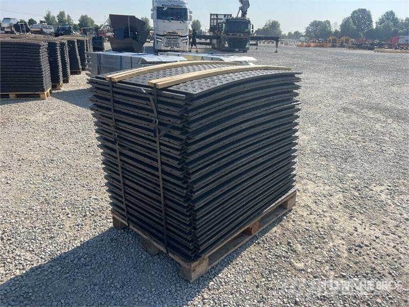  Quantity of (35) Connectable Road Plates Details ( Drugi deli