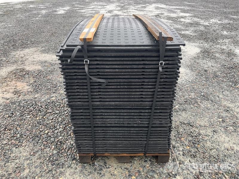 Quantity of (35) Connectable Road Plates Details ( Andere Zubehörteile