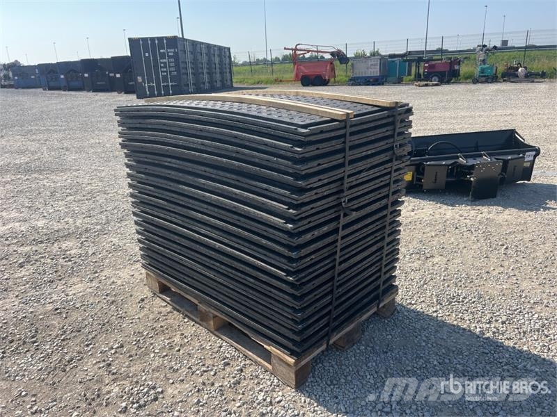  Quantity of (35) Connectable Road Plates Details ( Drugi deli