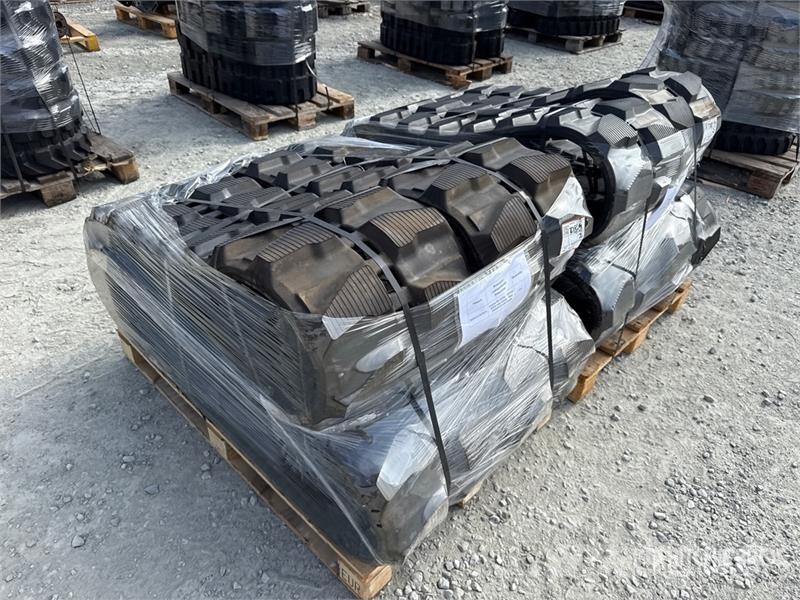 Quantity of (4) 400X72.5X76N Tracks (Unused) Muut