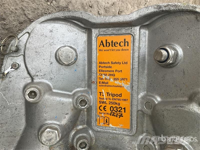 Quantity of (4) ABTECH Safety Winches And Tripods Építőipar - Egyebek