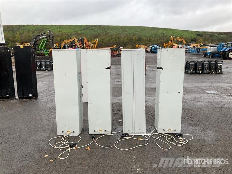 Quantity of (4) Armorgard Powerstation Tool Cabine Maszyny budowlane - Inne