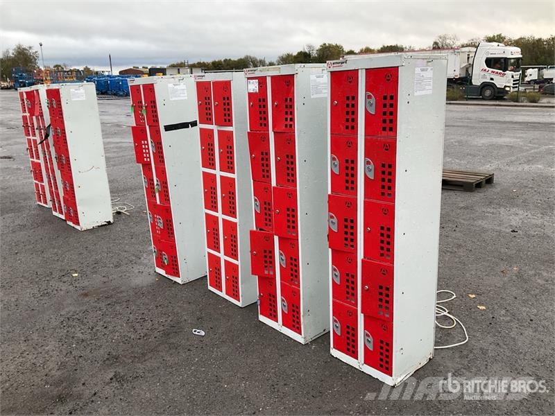 Quantity of (4) Armorgard Powerstation Tool Cabine Maszyny budowlane - Inne
