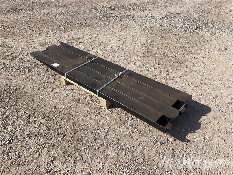 Quantity of (4) ARPH Cargo Fork Sleeve (Unused) Overige tweedehands voorzetapparatuur en componenten