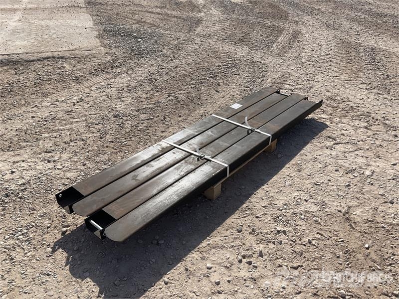 Quantity of (4) ARPH Cargo Fork Sleeve (Unused) Overige tweedehands voorzetapparatuur en componenten