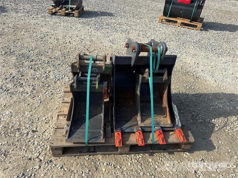  Quantity of (4) Cangini Excavator Bucket دلاء