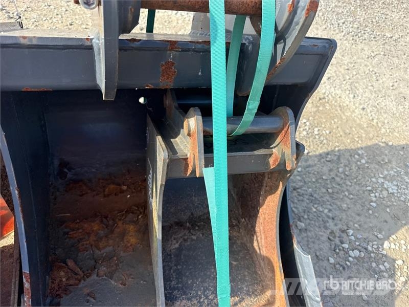  Quantity of (4) Cangini Excavator Bucket دلاء