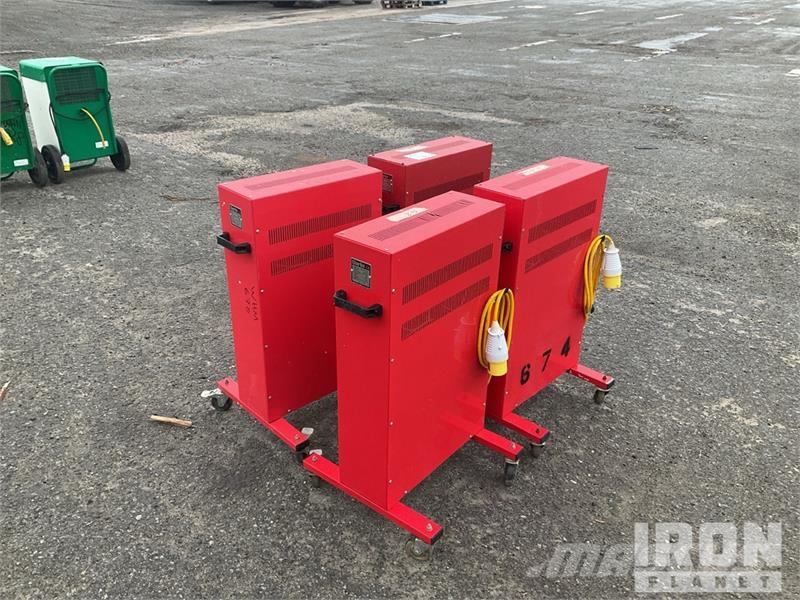  Quantity of (4) Clarke Devil 371P Space Heater معدات التسخين والإذابة