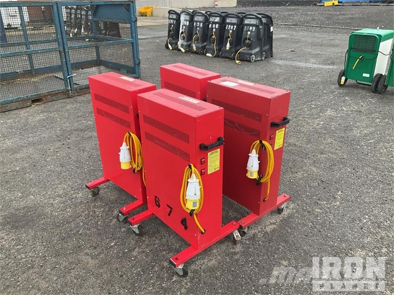 Quantity of (4) Clarke Devil 371P Space Heater معدات التسخين والإذابة