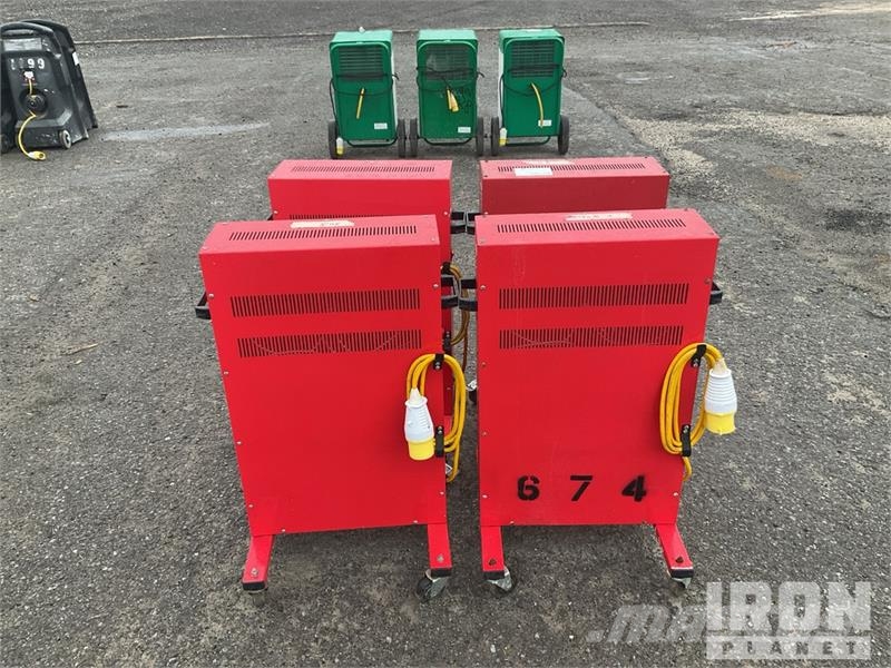  Quantity of (4) Clarke Devil 371P Space Heater معدات التسخين والإذابة