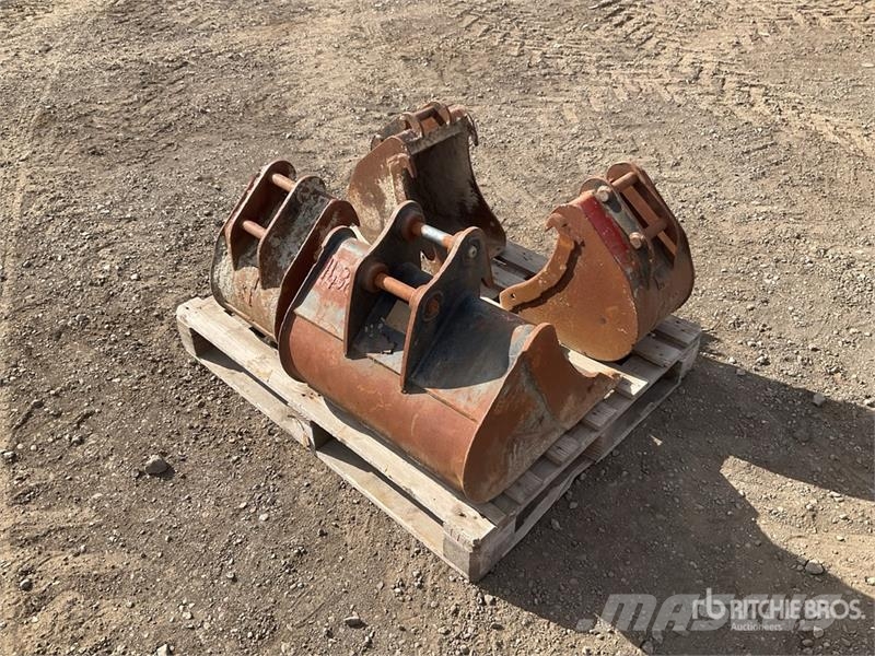  Quantity of (4) Digging Excavator Bucket دلاء