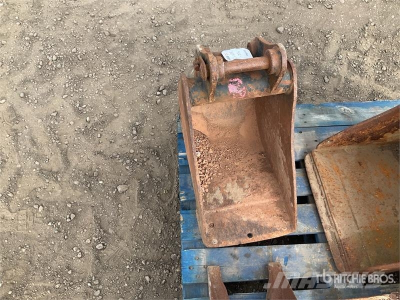 Quantity of (4) Digging Excavator Bucket Buckets