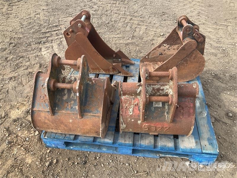 Quantity of (4) Digging Excavator Bucket Buckets