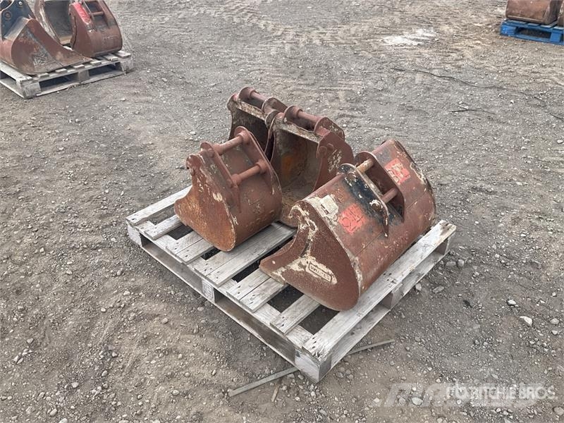  Quantity of (4) Digging Excavator Bucket دلاء