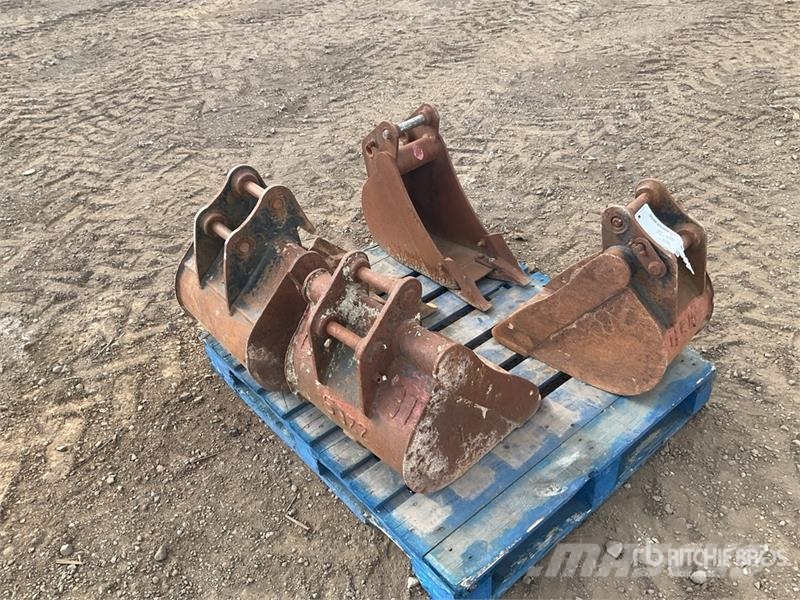 Quantity of (4) Digging Excavator Bucket Buckets